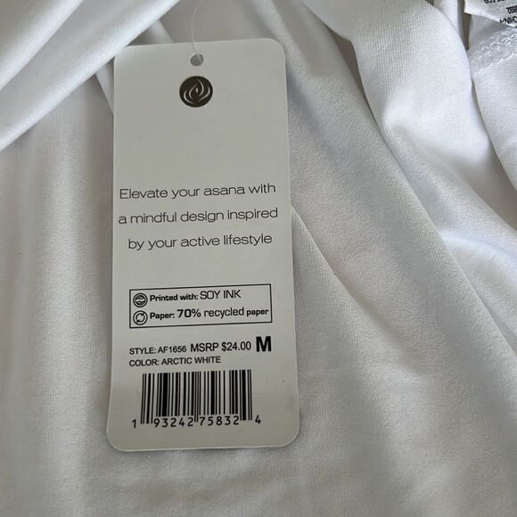 Apana activewear white shirt- size M - Picture 4 of 5